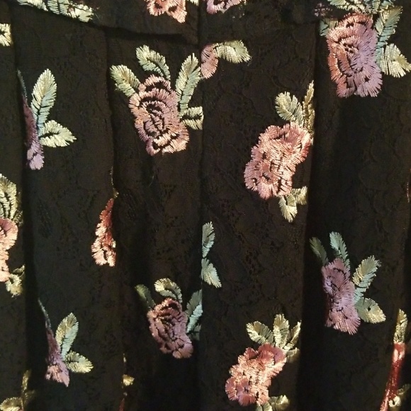 Size 4 Black and Pink Floral Elle Dress - Picture 4 of 4